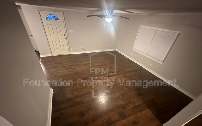 2933 College St - Photo 4 of 11