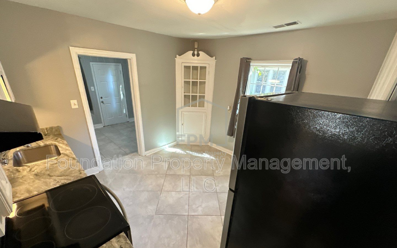 3544 Marion Ave - Photo 5 of 16