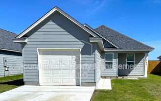 2502 E Tyler Ave - Photo 1 of 1