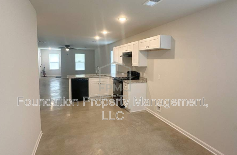2502 E Tyler Ave - Photo 3 of 15