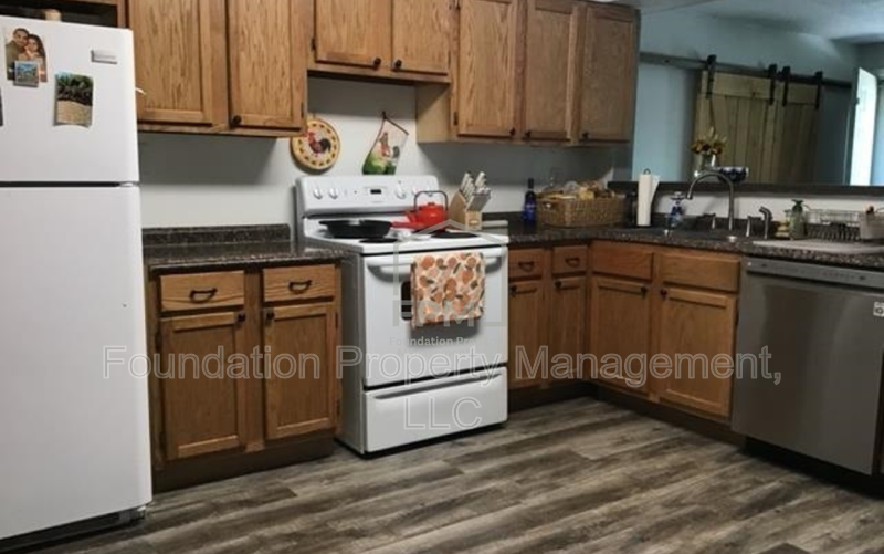757 Moon St - Photo 3 of 6