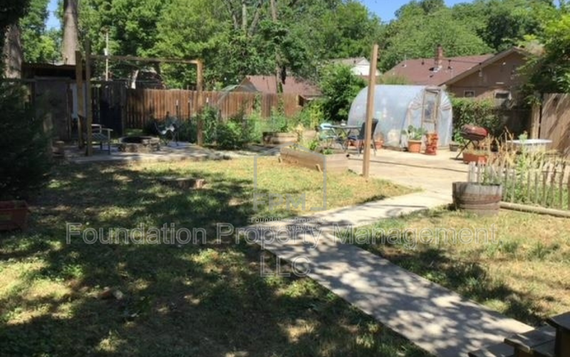 757 Moon St - Photo 5 of 6