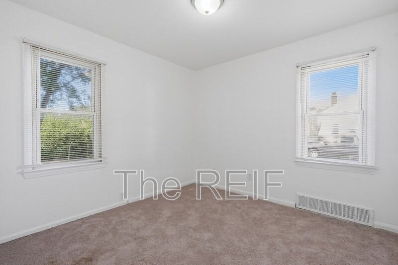 20200 Mccormick St - Photo 4 of 29