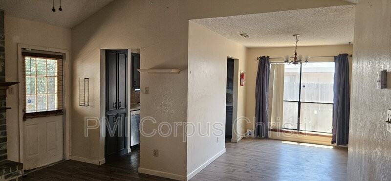 6106 Angus Dr - Photo 4 of 18