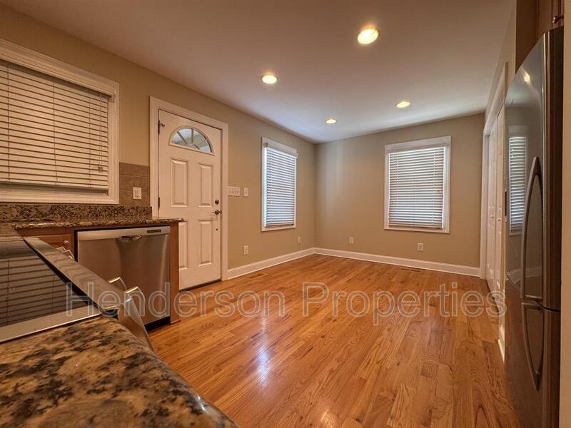 712 Hunter St - Photo 3 of 13