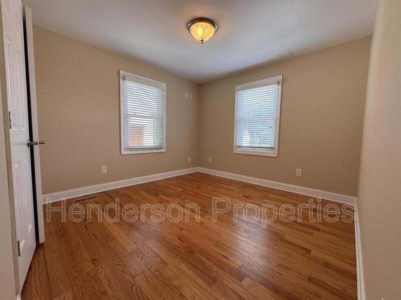 712 Hunter St - Photo 4 of 13