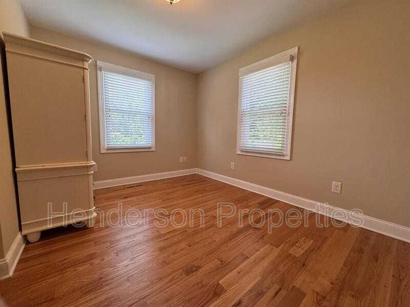 712 Hunter St - Photo 7 of 13