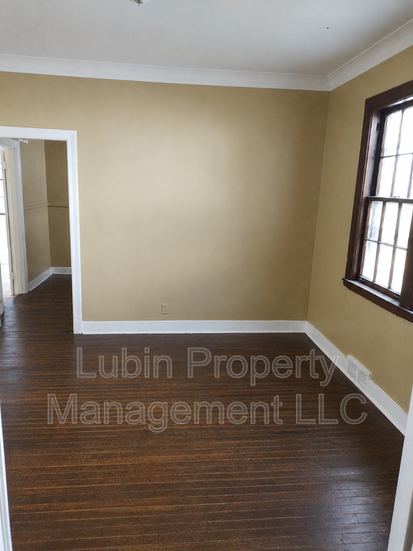 725 N Hollywood St - Photo 3 of 4