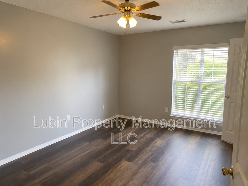 10331 Oak Leaf Dr - Photo 4 of 9