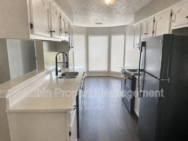 10331 Oak Leaf Dr - Photo 6 of 9