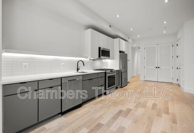 1963 Biltmore St Nw #2 - Photo 7 of 30