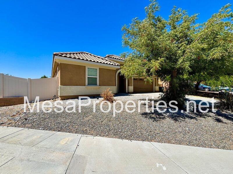 15818 Iron Canyon Ln - Photo 4 of 32