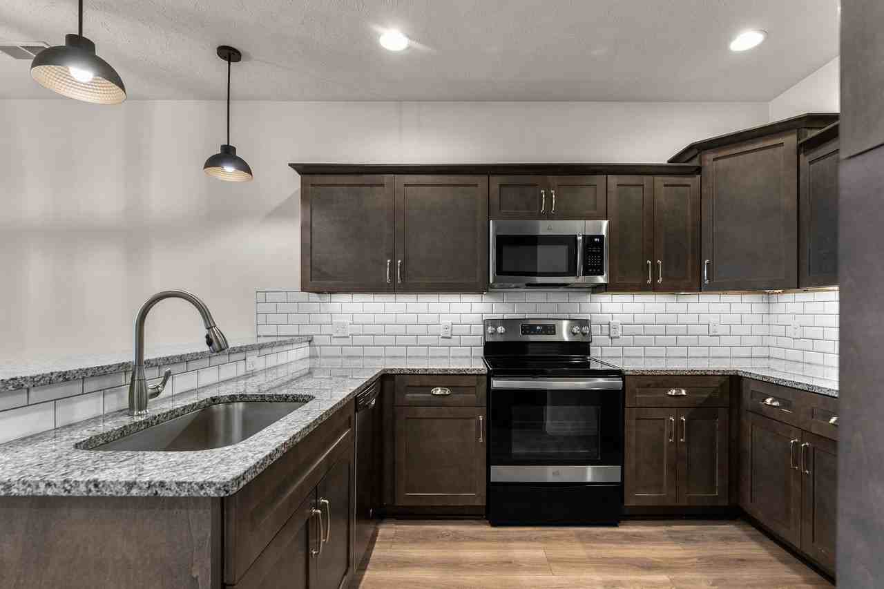3051 W Cardinal St - Photo 3 of 20
