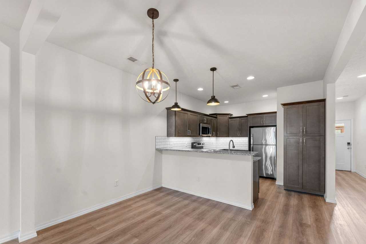 3051 W Cardinal St - Photo 5 of 20