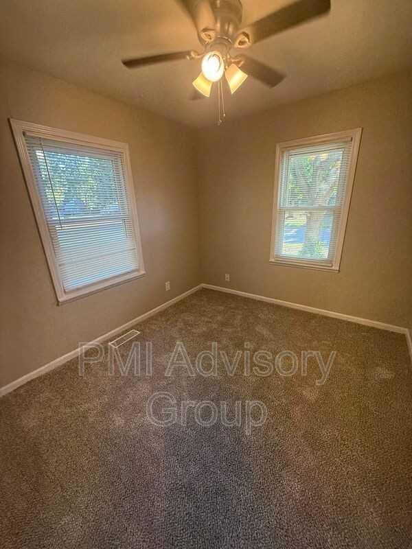 4401 Sw 19th St - Photo 4 of 10