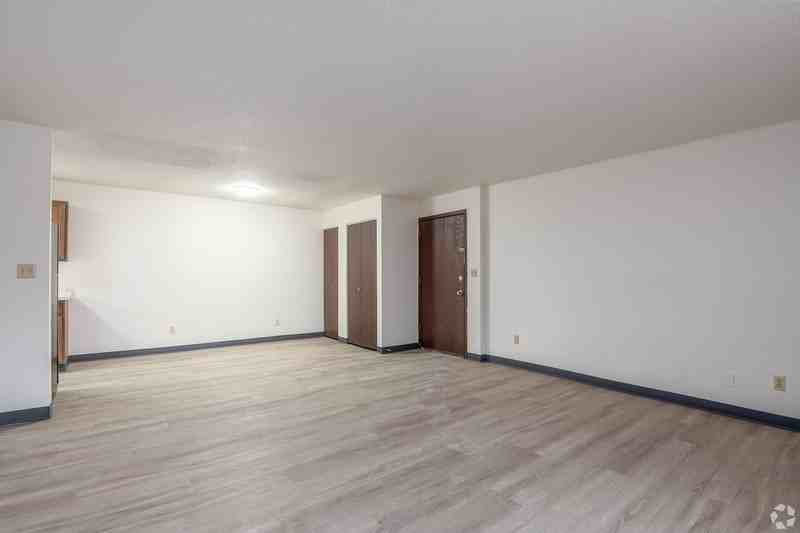 187 S National Ave - Photo 5 of 11