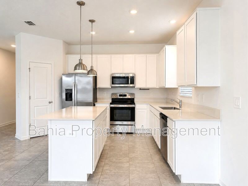 348 Heroic Rd - Photo 5 of 27