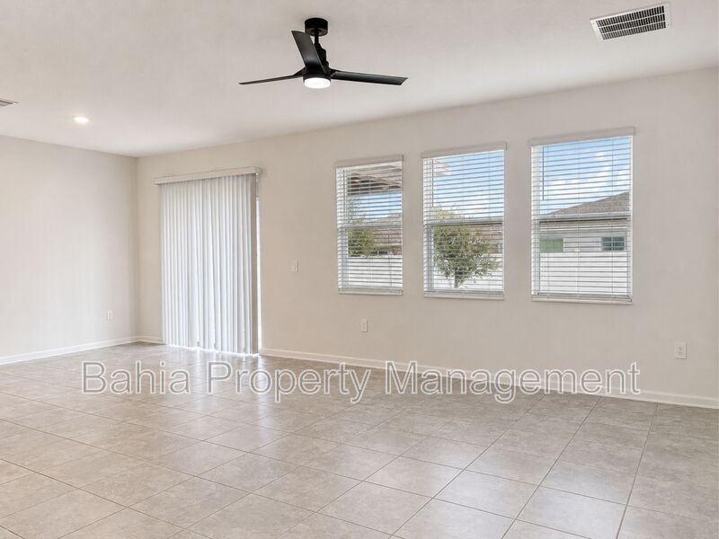 348 Heroic Rd - Photo 7 of 27