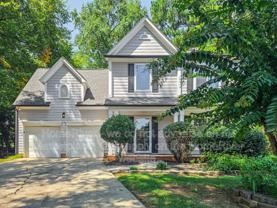 7605 Hinman Cir - Photo 1 of 1