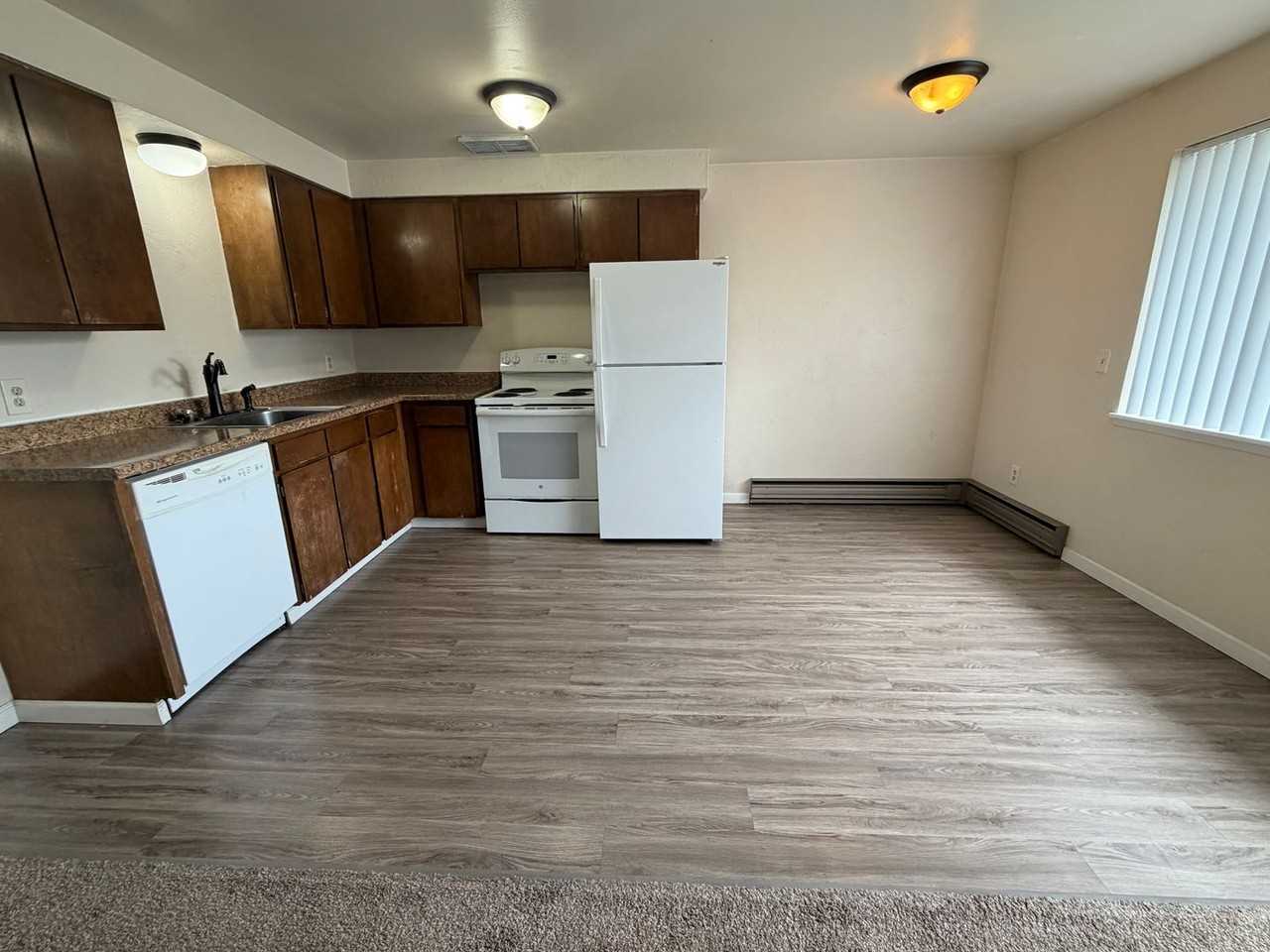 Emerson - Photo 7 of 25
