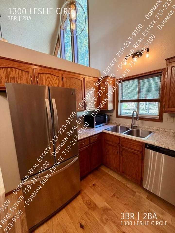 1300 Leslie Cir - Photo 2 of 30