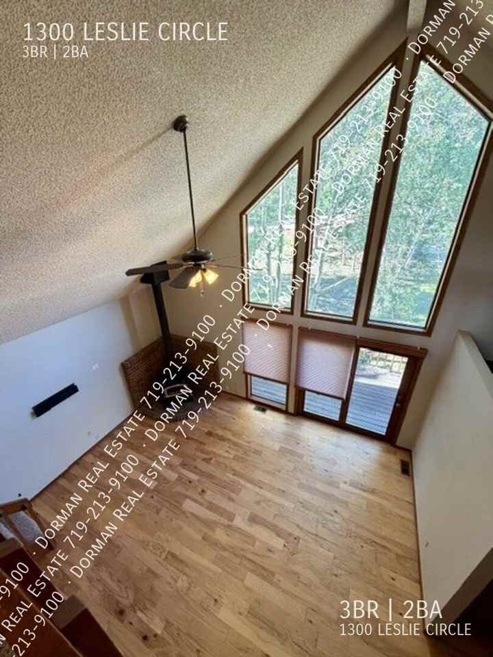 1300 Leslie Cir - Photo 4 of 30