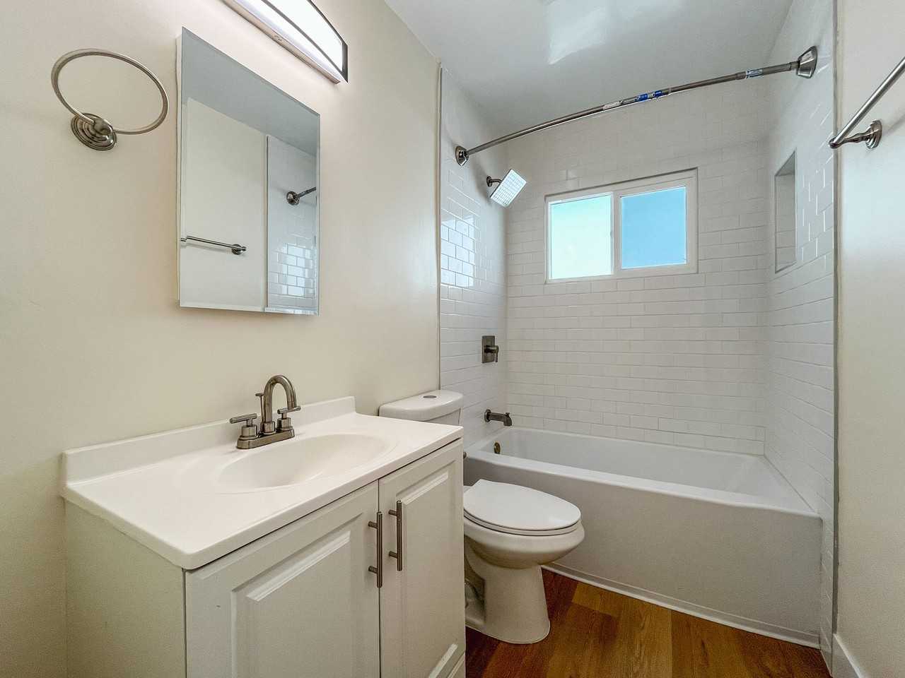 3942 Stevely Ave - Photo 5 of 50