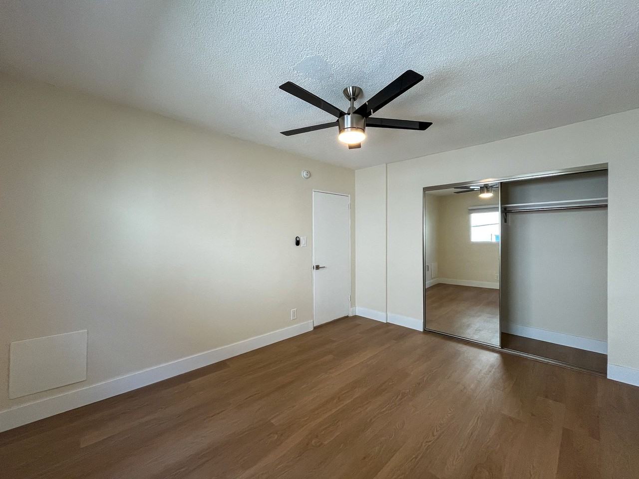 3942 Stevely Ave - Photo 7 of 50