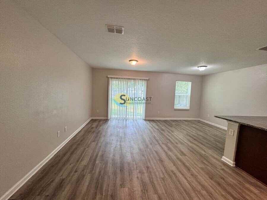7810 Hammond Blvd - Photo 5 of 23