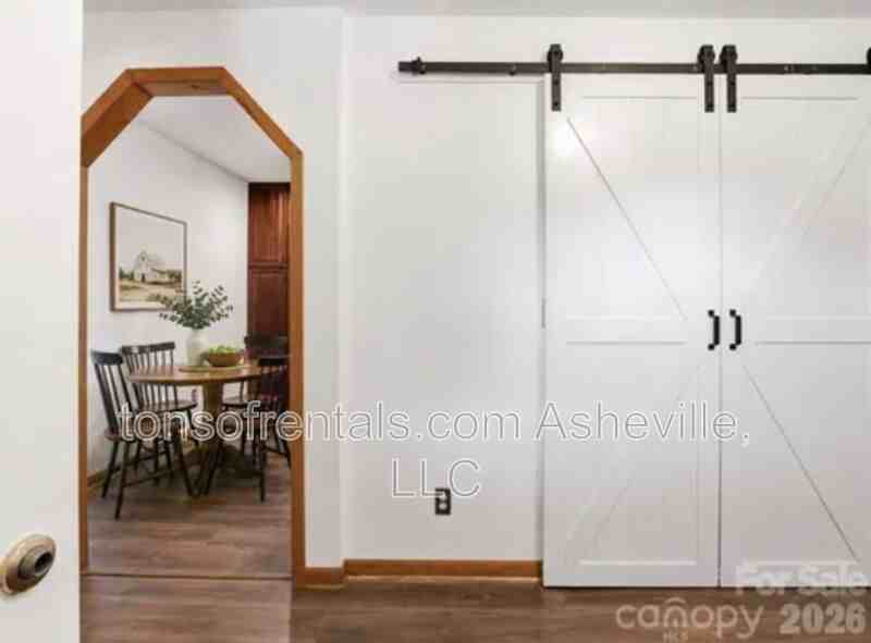 207 Wood Dale Dr - Photo 5 of 29
