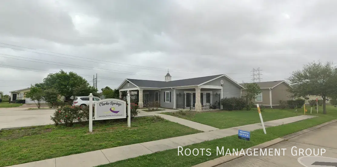 16010 Clarke Springs Dr #16010C - Photo 2 of 8