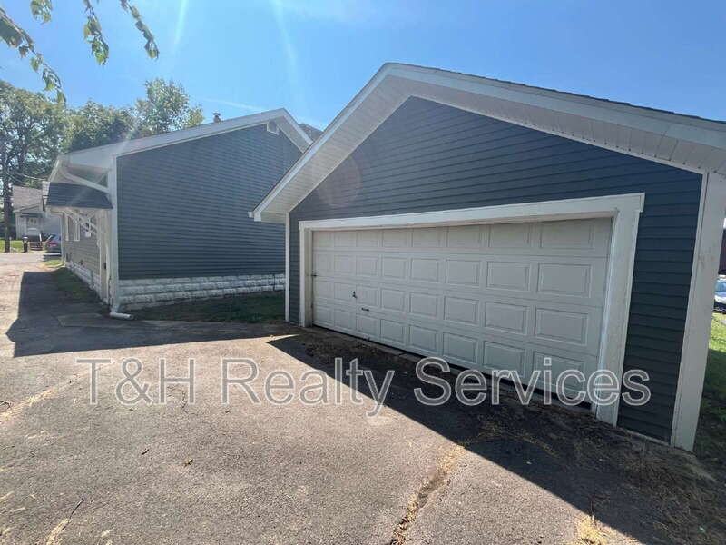 720 W Queen St - Photo 6 of 30