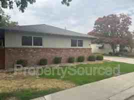 featured image of 1537 Maplewood Dr