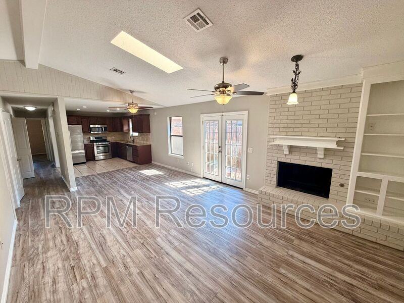 957 W Tesio Way - Photo 3 of 19