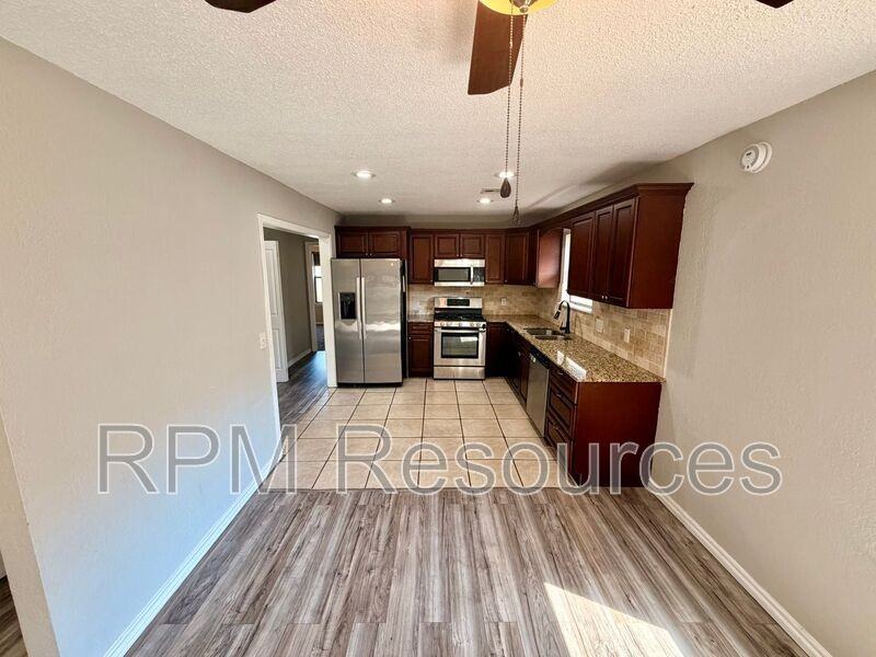 957 W Tesio Way - Photo 5 of 19