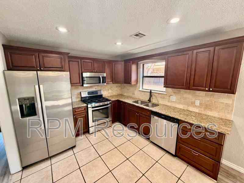 957 W Tesio Way - Photo 6 of 19