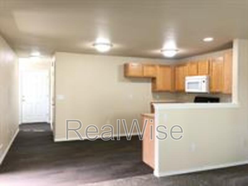 2621 Nw Cedar Ave #2 - Photo 3 of 12