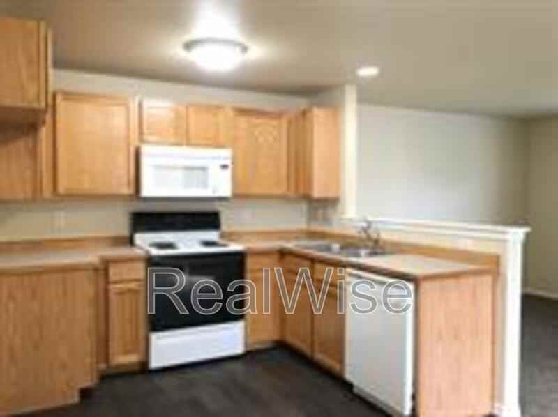 2621 Nw Cedar Ave #2 - Photo 4 of 12
