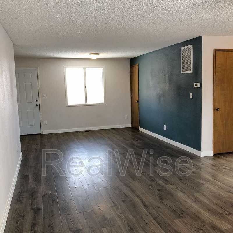 2960 Sw 23rd St - Photo 3 of 15