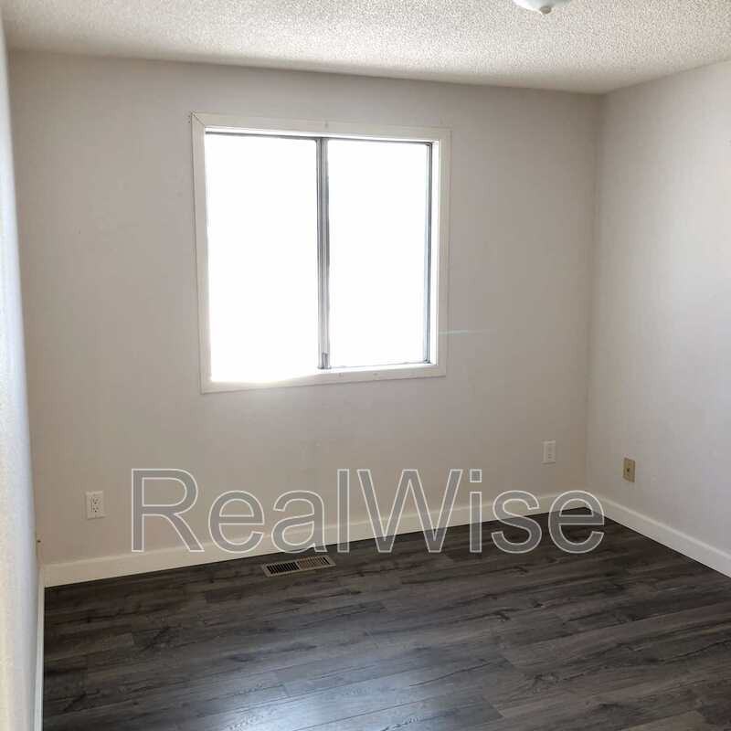 2960 Sw 23rd St - Photo 6 of 15