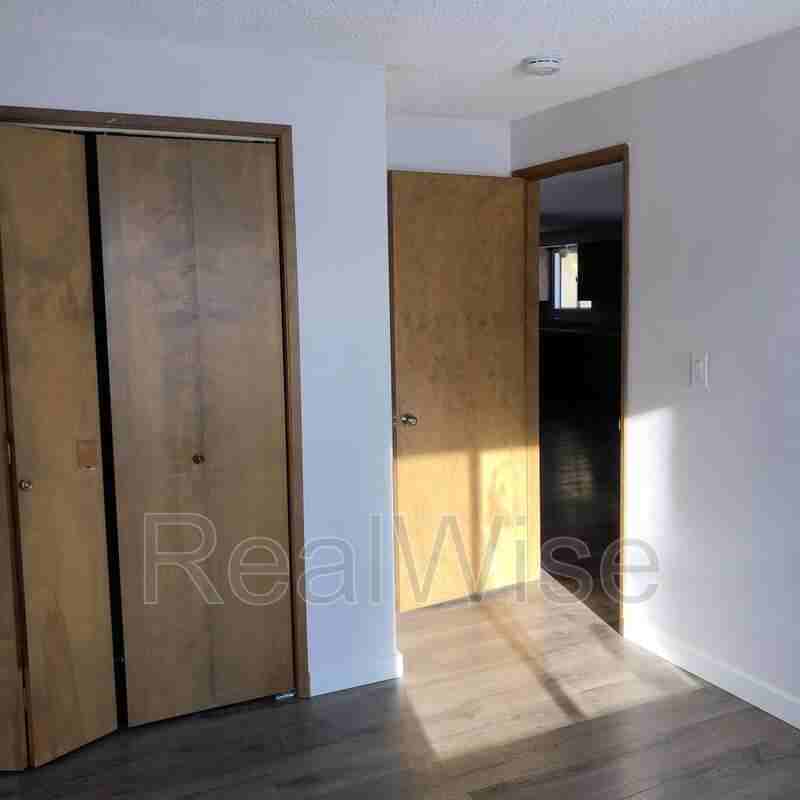 2960 Sw 23rd St - Photo 7 of 15