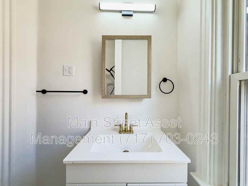 15 S Ann St #2 - Photo 6 of 24