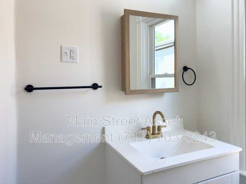 15 S Ann St #2 - Photo 7 of 24