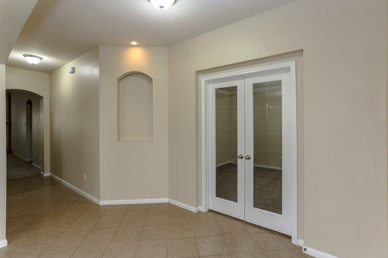 5805 Calcstone Dr - Photo 4 of 36