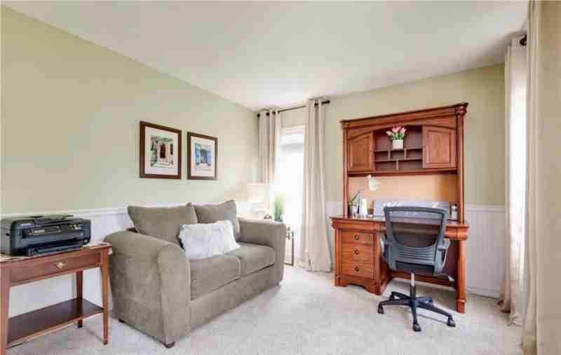 420 Green Hollow Ln - Photo 5 of 22