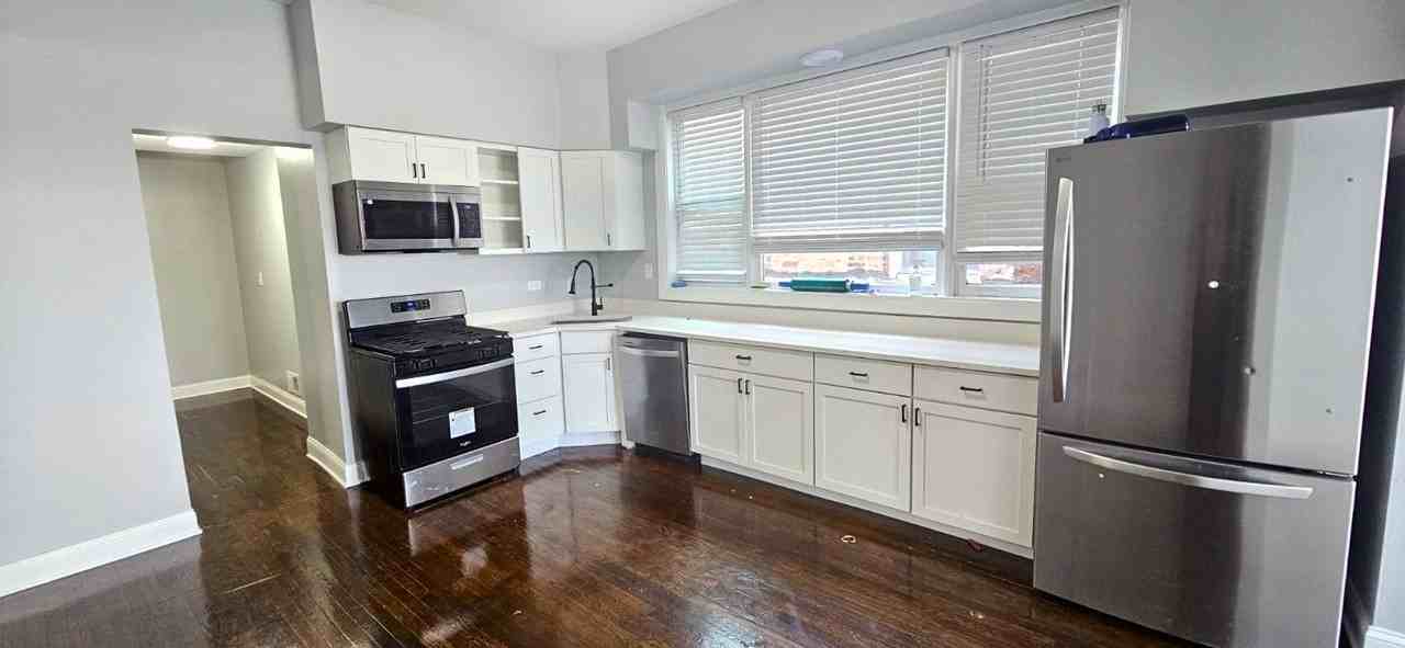 3962-3966 W Grand - Photo 3 of 23
