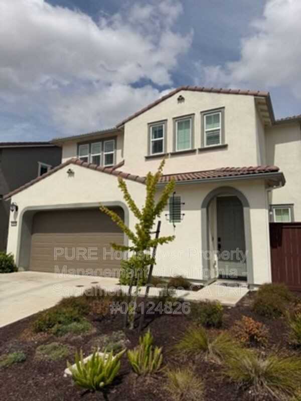 4460 Tucker Dr - Photo 3 of 7