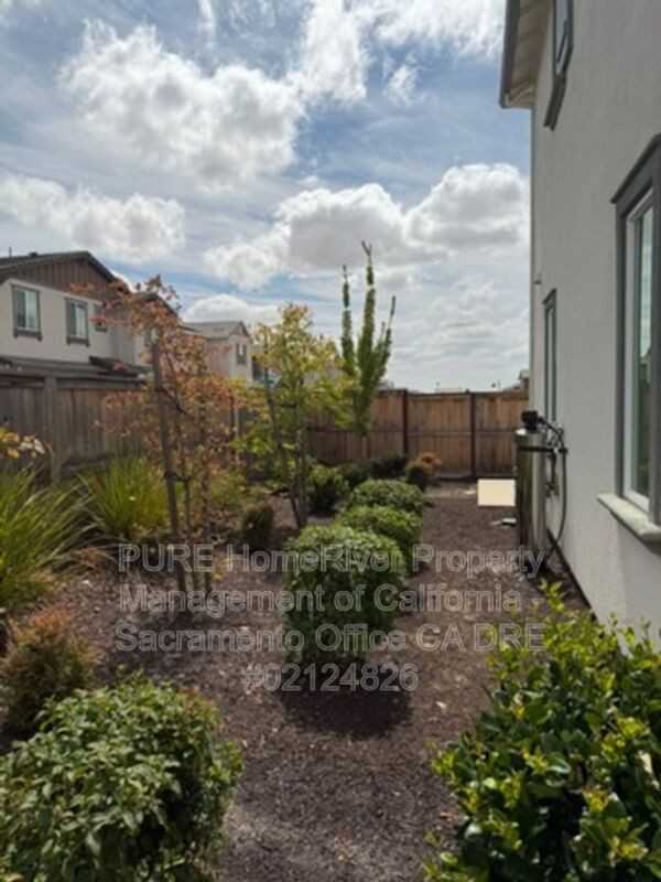 4460 Tucker Dr - Photo 5 of 7