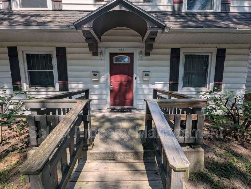 822 Nuttman Ave #B - Photo 2 of 24
