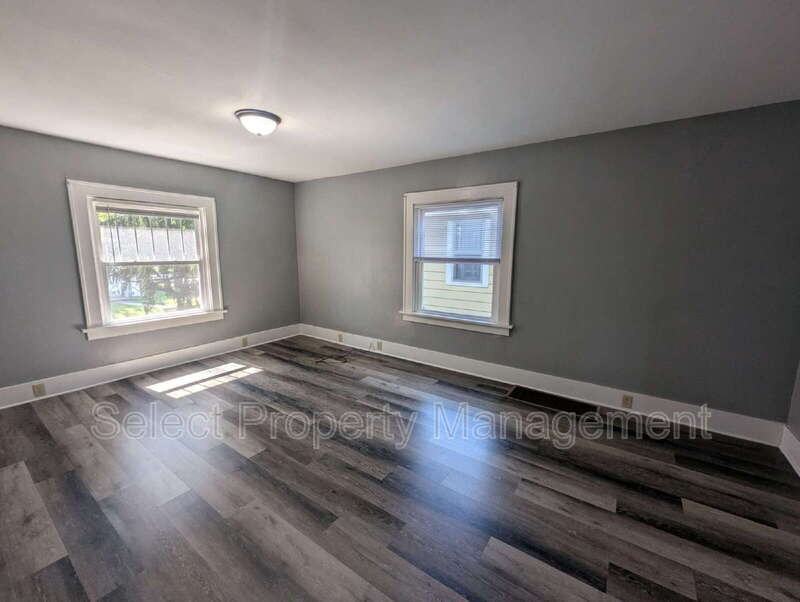 822 Nuttman Ave #B - Photo 4 of 24
